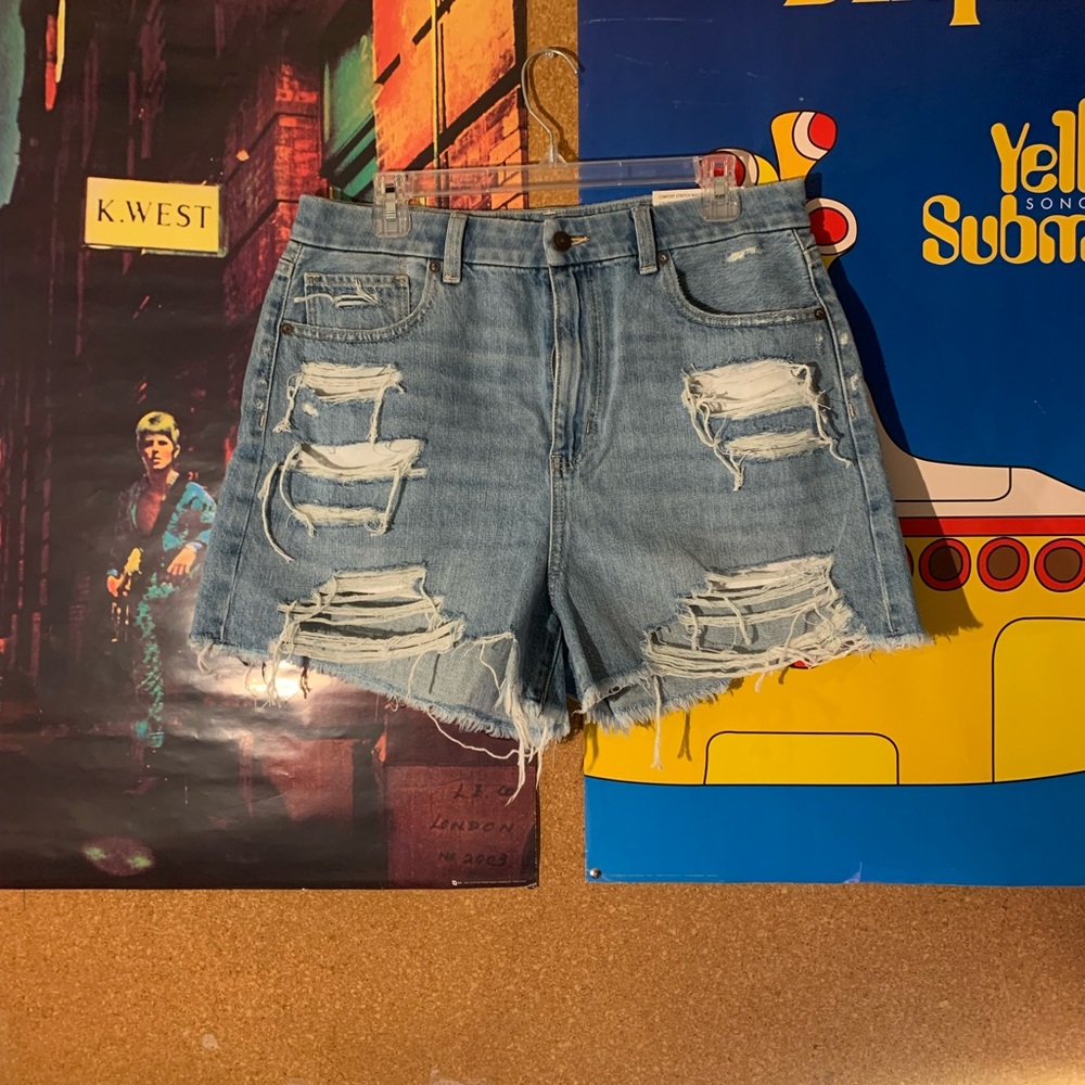 American Eagle distressed shorts